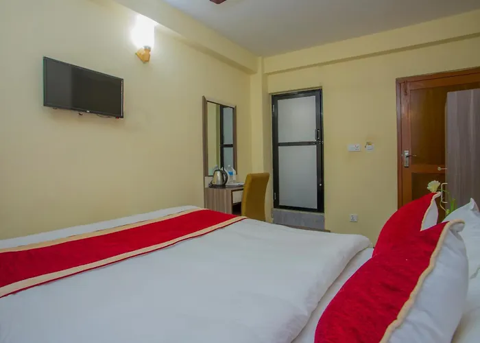 Hotel Oyo 297 Aayam 2*