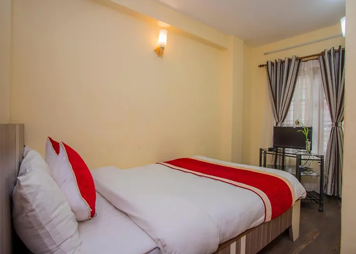 Hotel Oyo 297 Aayam