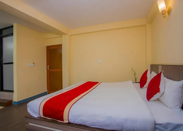 Hotel Oyo 297 Aayam