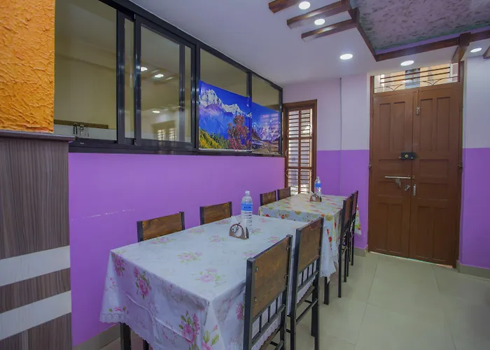 Hotel Oyo 297 Aayam 2*